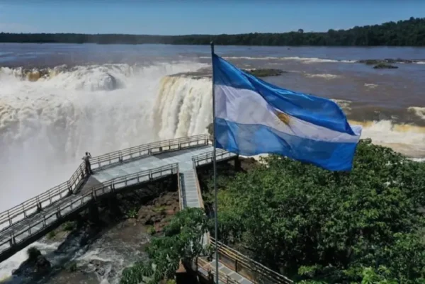 Transfer in/out Puerto Iguazú + Argentine & Brazilian Falls - Image 4