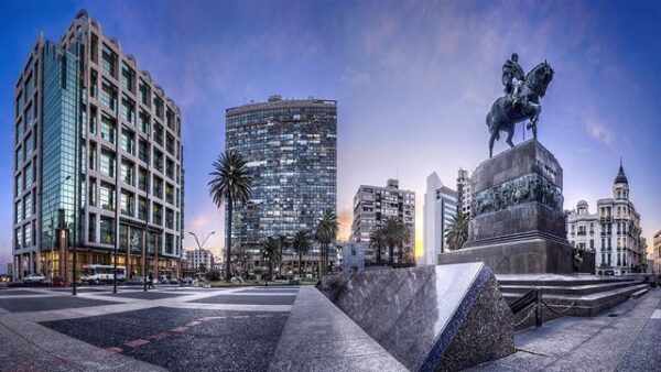 Montevideo (CITY TOUR) - Image 4